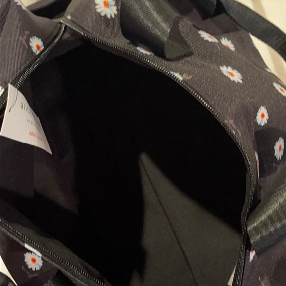 Alice & Olivia X FFF duffle bag & hat bundle - Picture 6 of 11